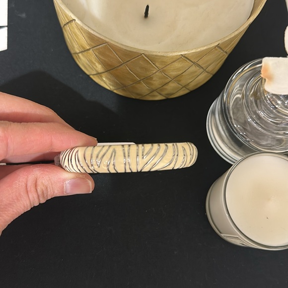 White bangle - Picture 8 of 9